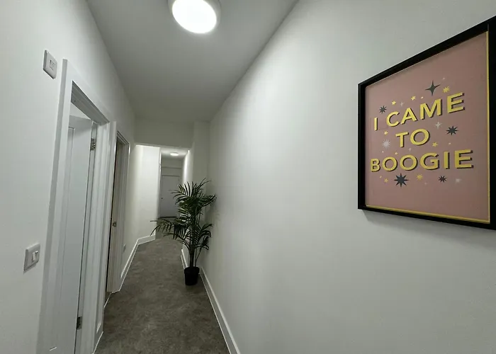 Stylish 3-Bedroom Apartment